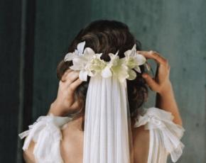 Schöne Hochzeitsfrisuren für langes Haar - Foto