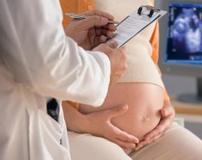 क्या प्रारंभिक और देर से गर्भावस्था में फ्लुकोस्टैट का उपयोग करना संभव है?
